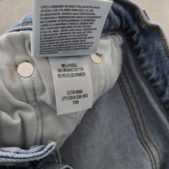 Agolde Light Wash Women's Jeans - Picture 4 of 4